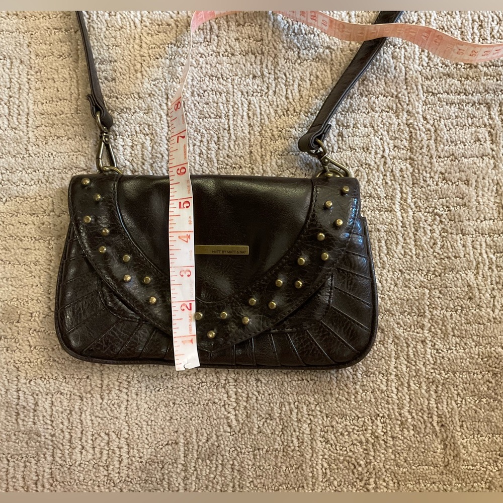 🤎⚡️ Matt & Nat Studded Brown Vegan Leather Crossbody Bag Purse Adj Strap EUC - Picture 11 of 11